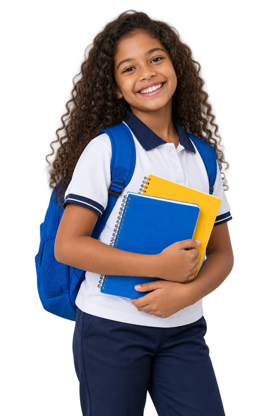 Imagem ilustrativa de uma estudante sorrindo, com mochila azul e cadernos nas mãos.
